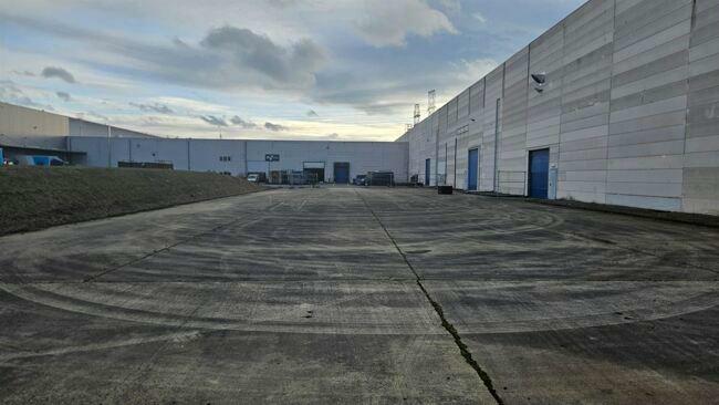 logistics for rent