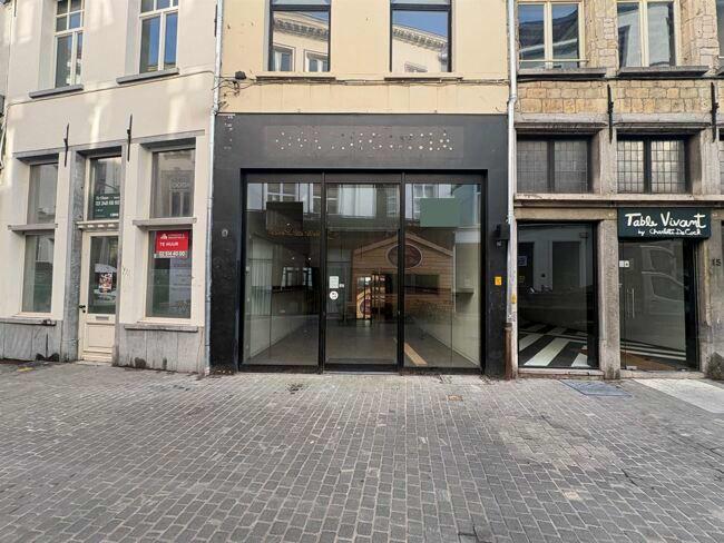 magasins à louer