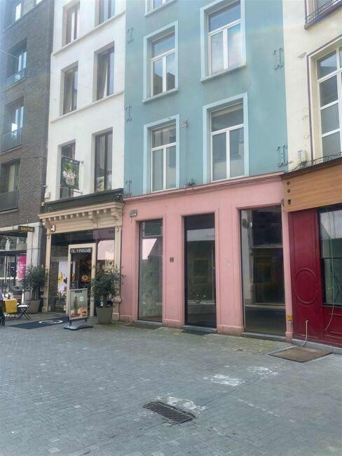 retail for rent