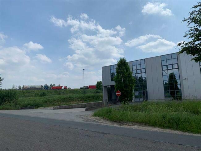 logistique à louer