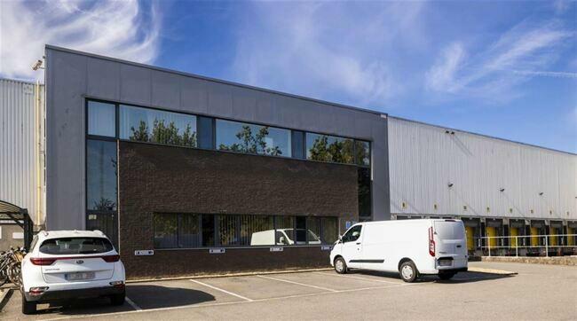 logistics for rent