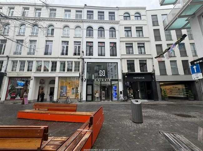 magasins à louer